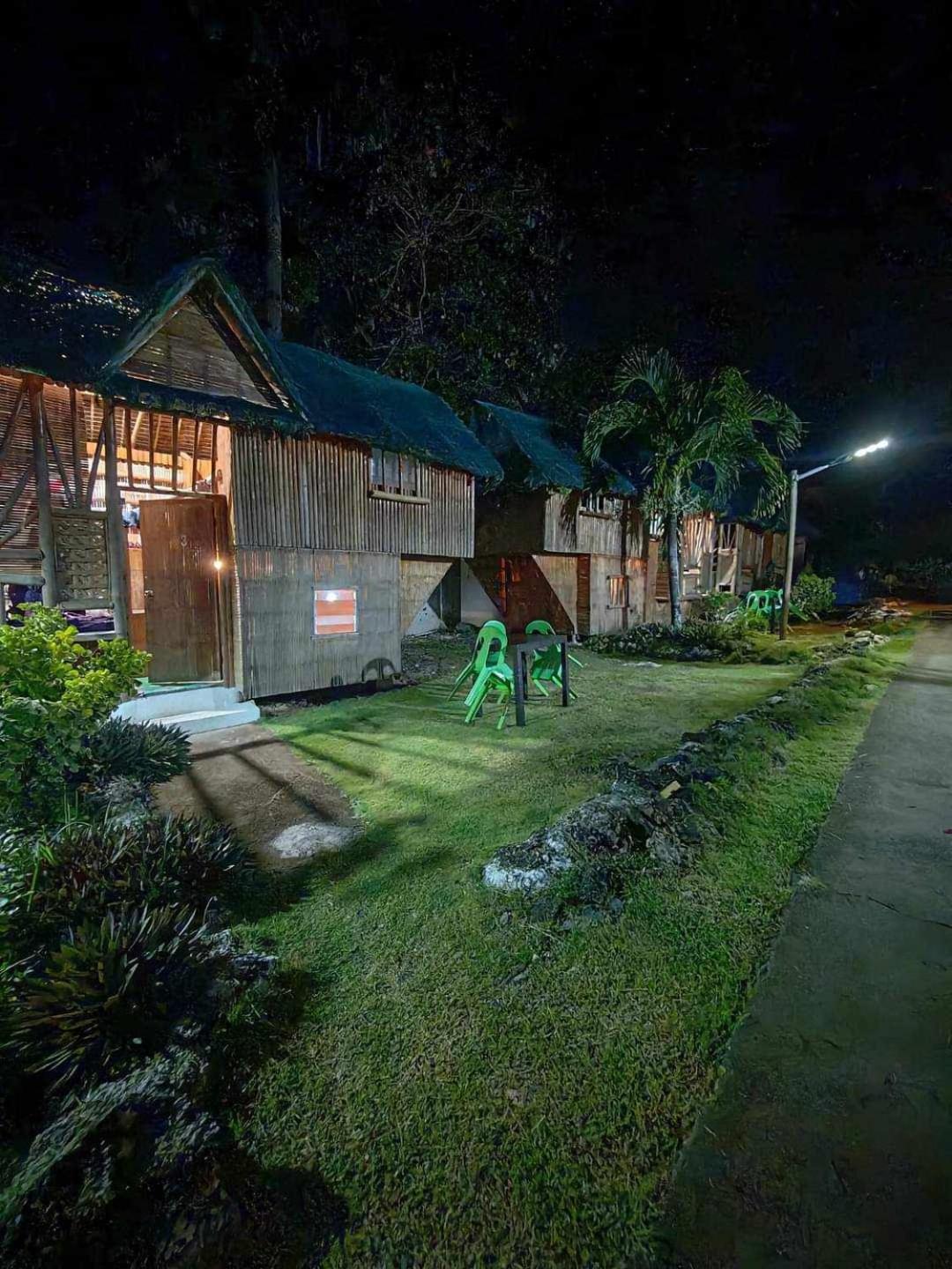 Nirvana Bamboo Houses & Dive Resort Moalboal Exterior foto