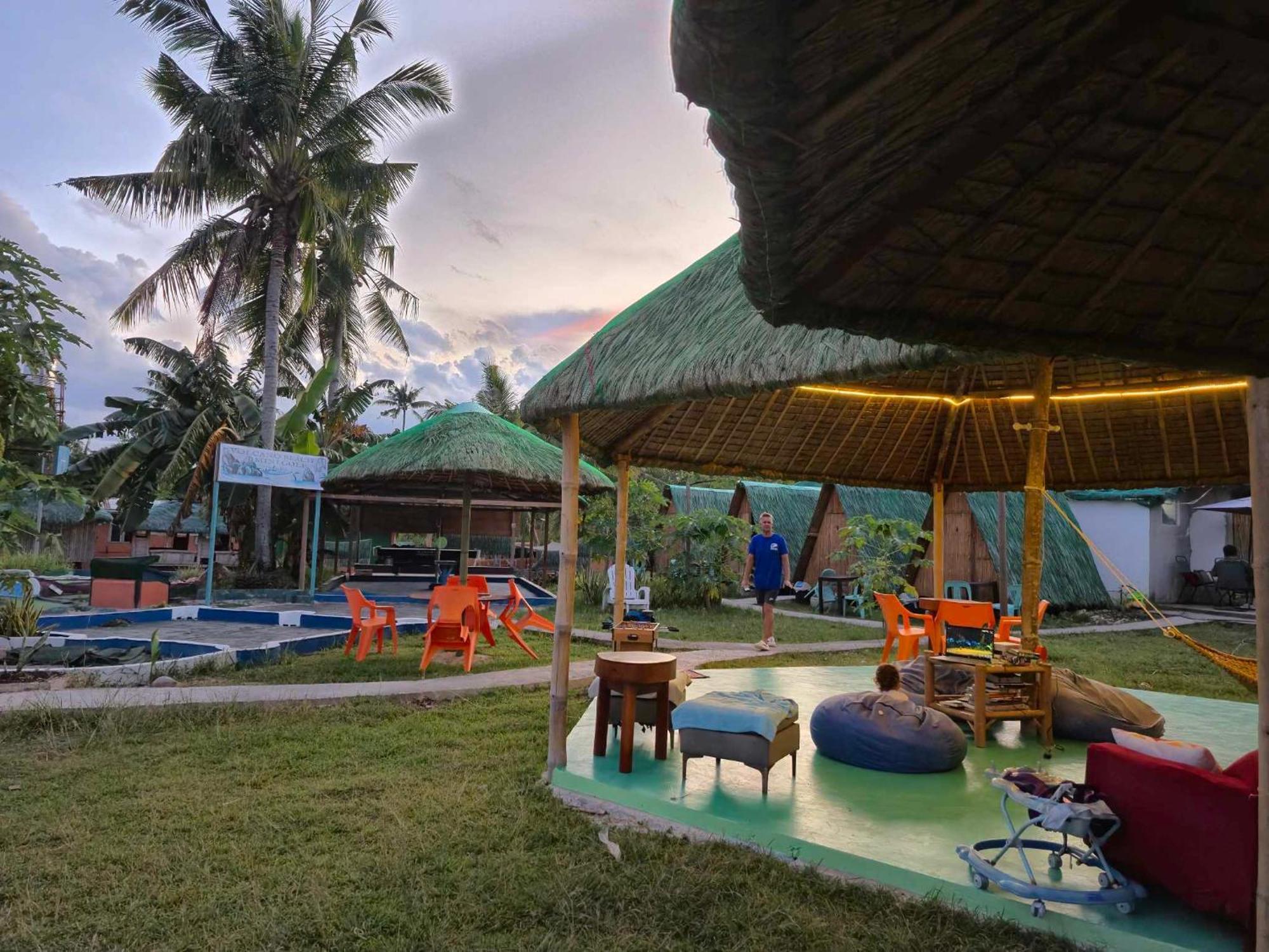 Nirvana Bamboo Houses & Dive Resort Moalboal Exterior foto