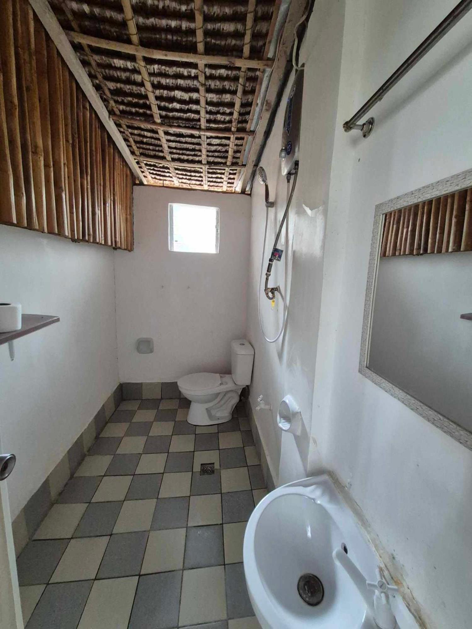 Nirvana Bamboo Houses & Dive Resort Moalboal Exterior foto